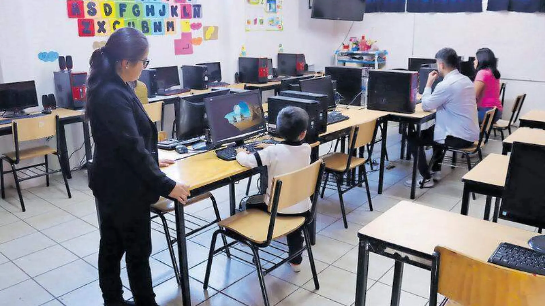 Educación privada es auxiliar 6